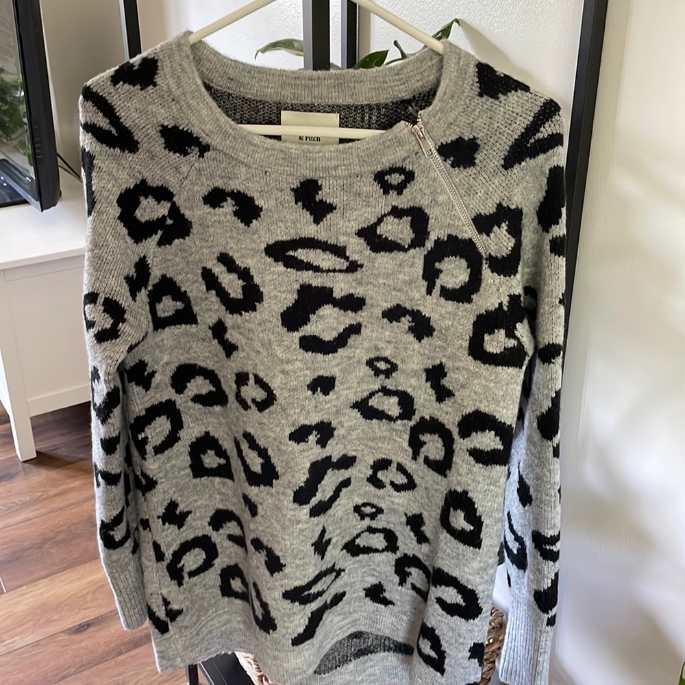 Abercrombie & Fitch sweater size small